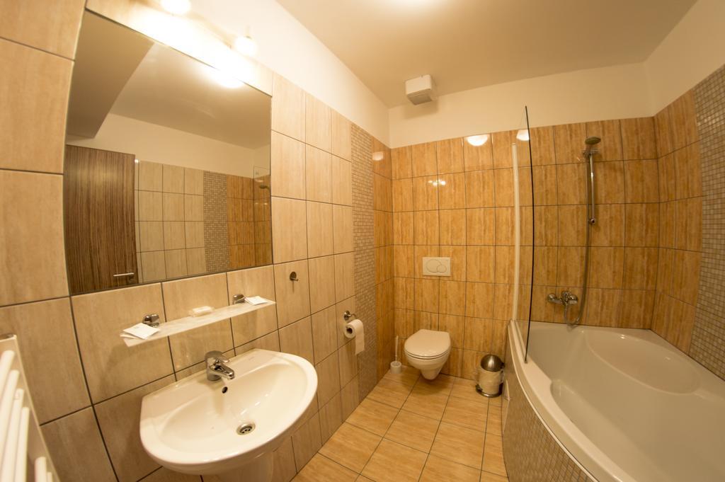 Wellness Hotel Hukvaldy Polopenze A Wellness V Cene Pribor Exterior photo